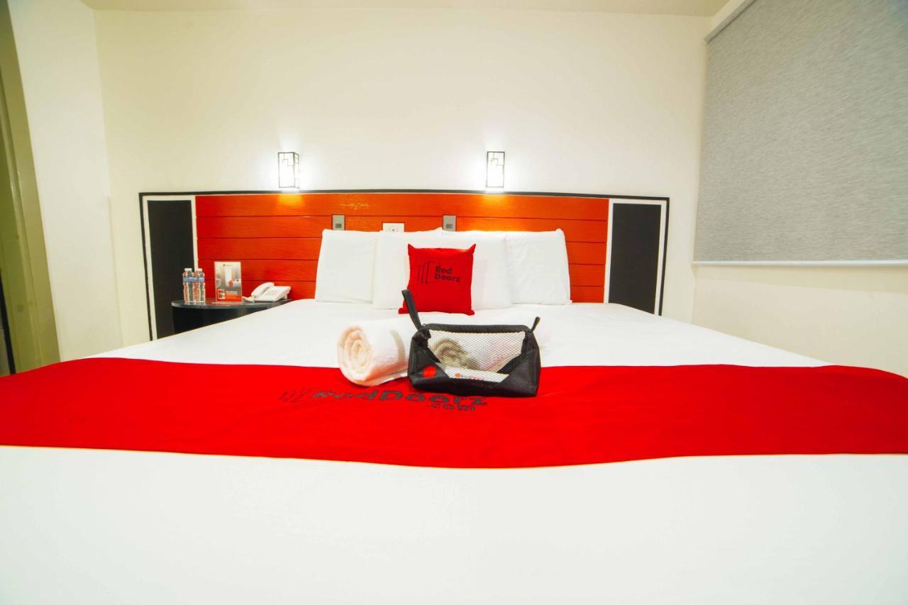 Reddoorz Plus Near San Pedro Cathedral Davao Екстер'єр фото