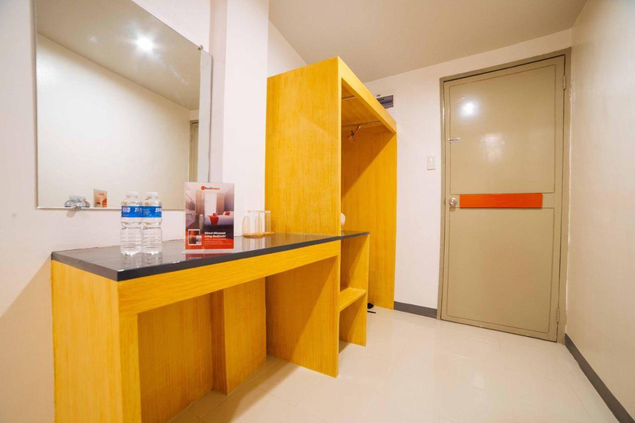 Reddoorz Plus Near San Pedro Cathedral Davao Екстер'єр фото
