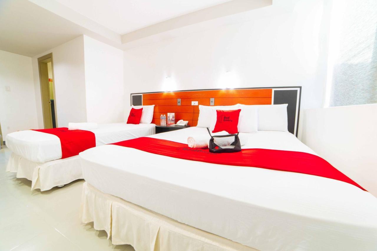 Reddoorz Plus Near San Pedro Cathedral Davao Екстер'єр фото