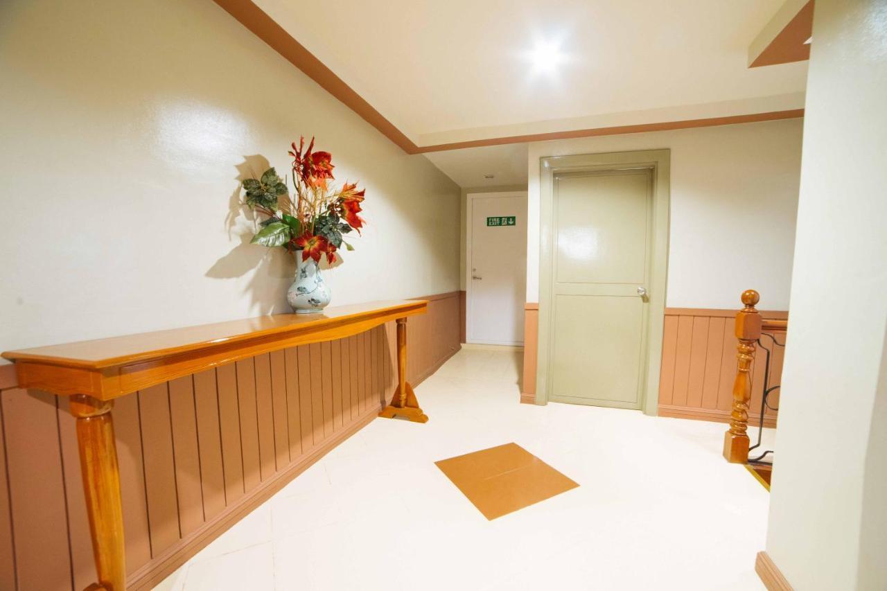 Reddoorz Plus Near San Pedro Cathedral Davao Екстер'єр фото