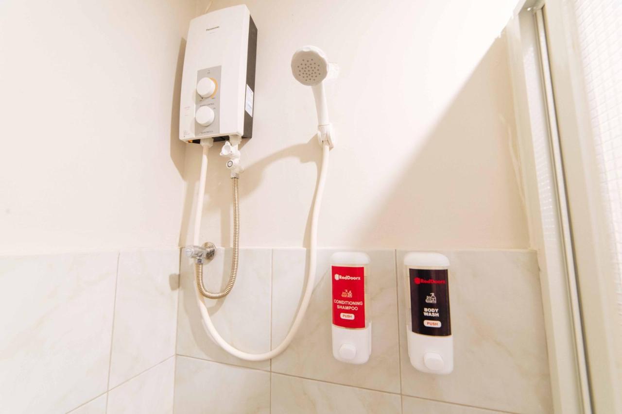 Reddoorz Plus Near San Pedro Cathedral Davao Екстер'єр фото
