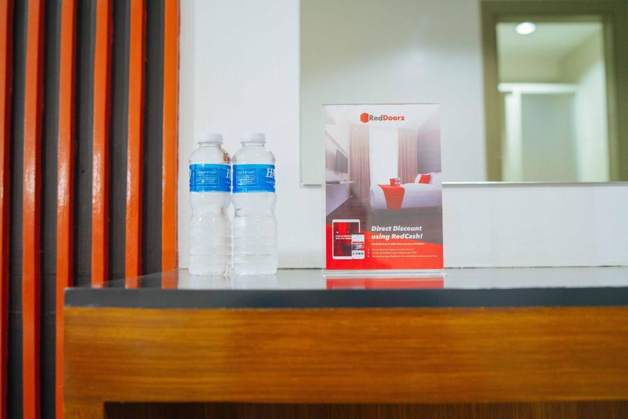 Reddoorz Plus Near San Pedro Cathedral Davao Екстер'єр фото